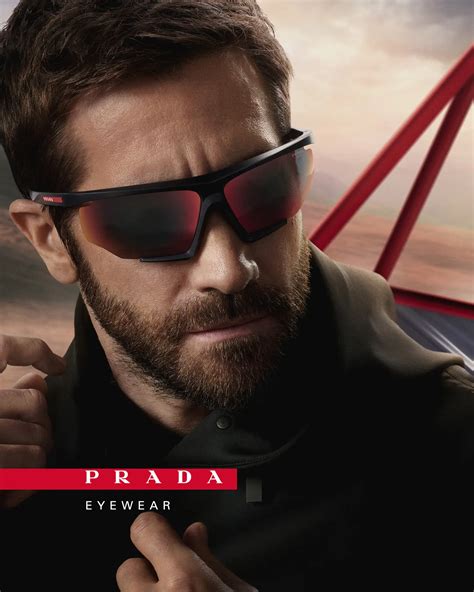 Prada linea rossa style